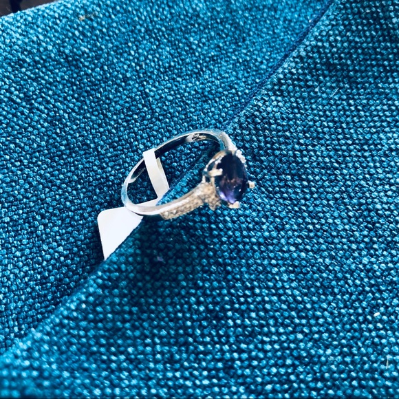 decorative ring - new with tag - Picture 2 of 2